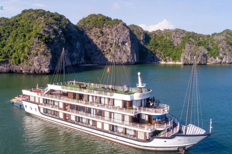 Halong La Casta Cruise - 2 Day 1 Night Tour From Hanoi