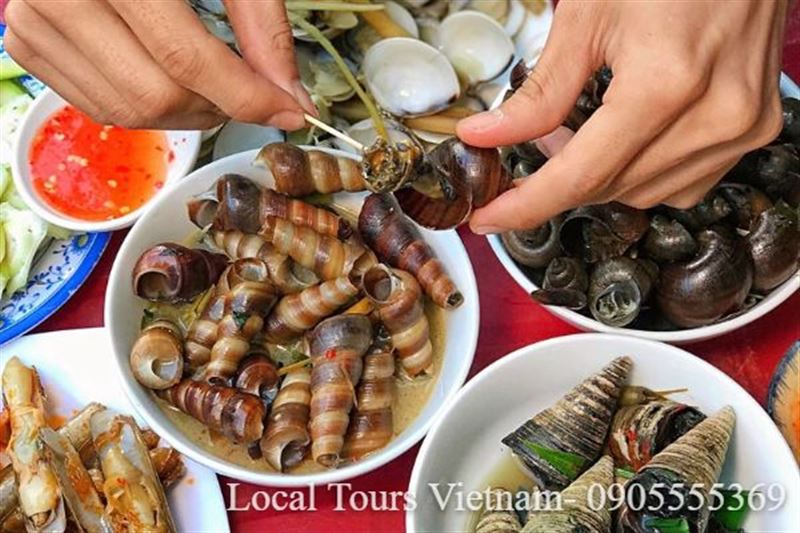 Amazing Hanoi Food Tour On Motorbike