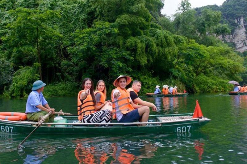 Hanoi - Hoa Lu - Tam Coc - Halong 5D4N